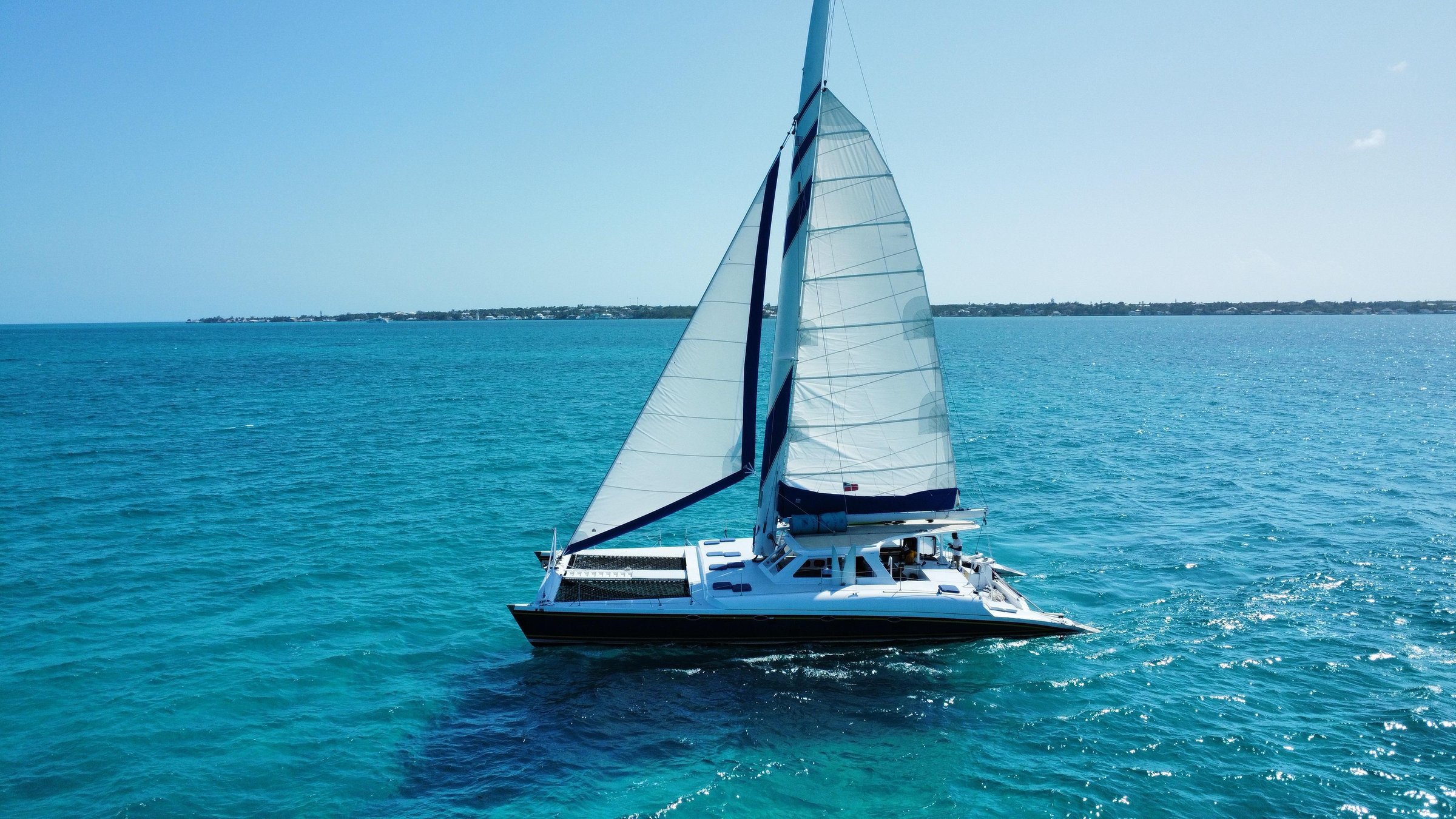 Bahamas: Swimming Pigs & Snorkeling Cruise with Lunch & Rum