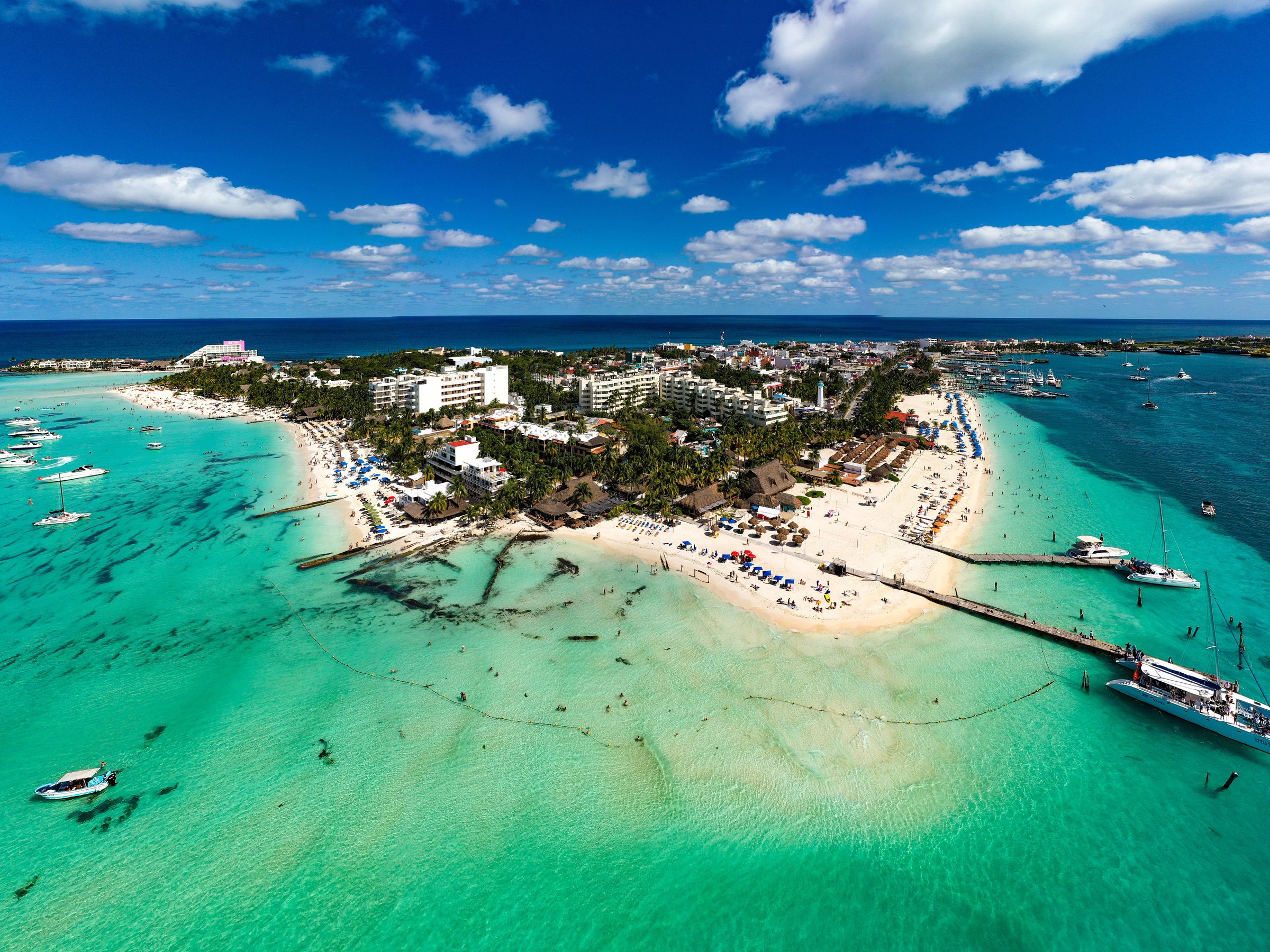 Isla Mujeres: Catamaran with Open Bar, Snorkeling and Lunch
