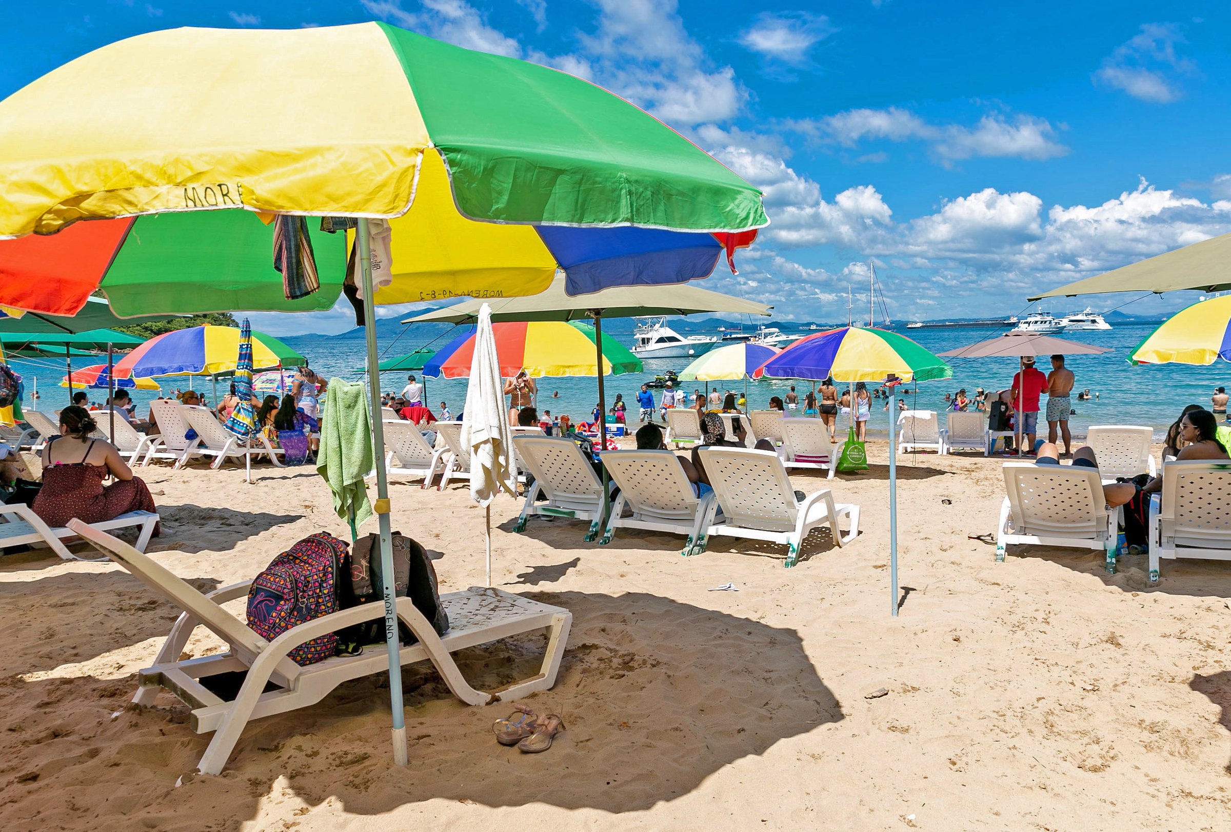 Panama: Taboga Island Catamaran Cruise with Lunch & Open Bar