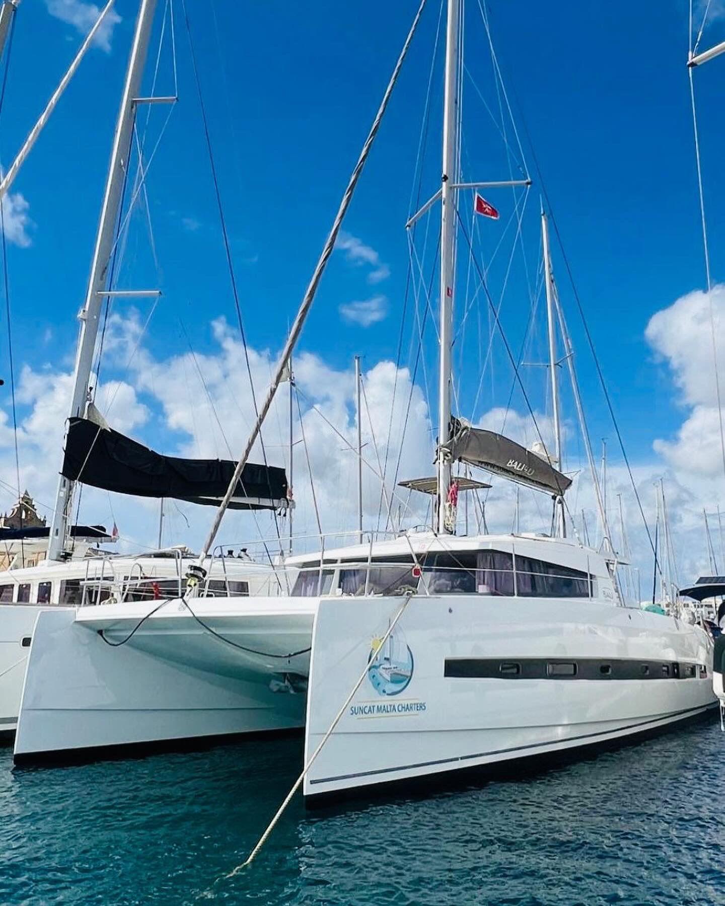 St. Paul's Bay: Half-Day Scenic Catamaran Tour with Drinks
