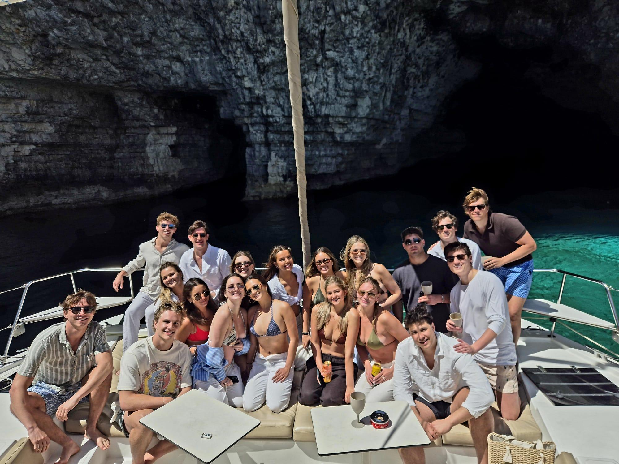 St. Paul's Bay: Half-Day Scenic Catamaran Tour with Drinks